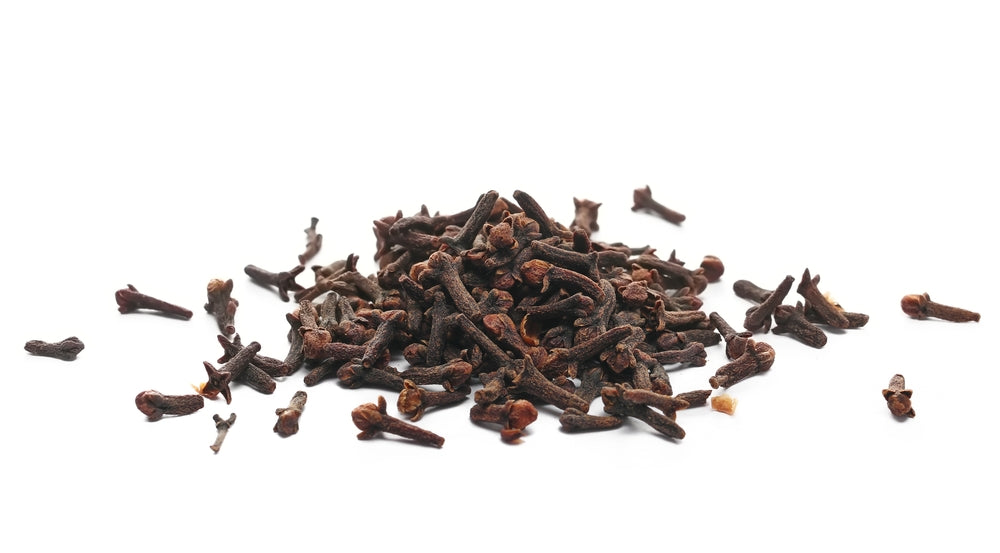 Cloves whole
